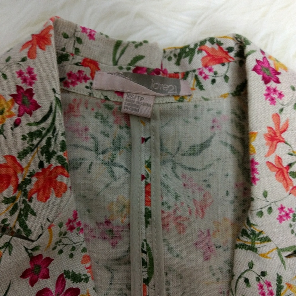Blazer - Picture 3 of 6